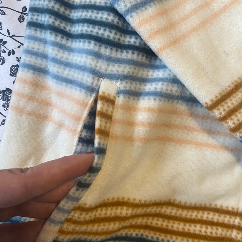 Fleece Pullover - Picture 5 of 5